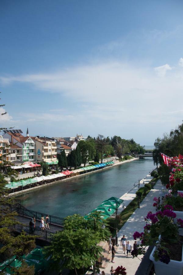 Seasons Hotel Struga Exterior photo