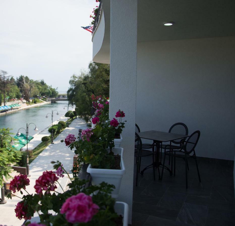 Seasons Hotel Struga Exterior photo